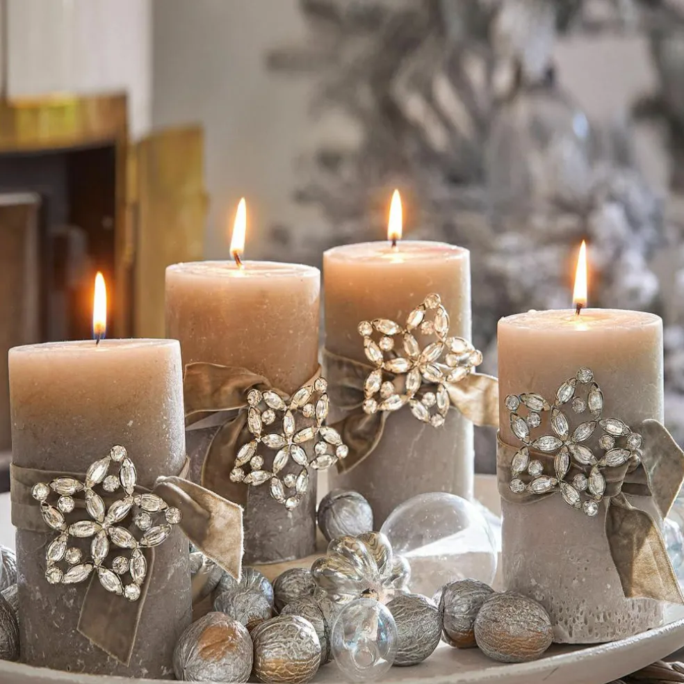 Lot de 4 pin’s décoratifs Custer